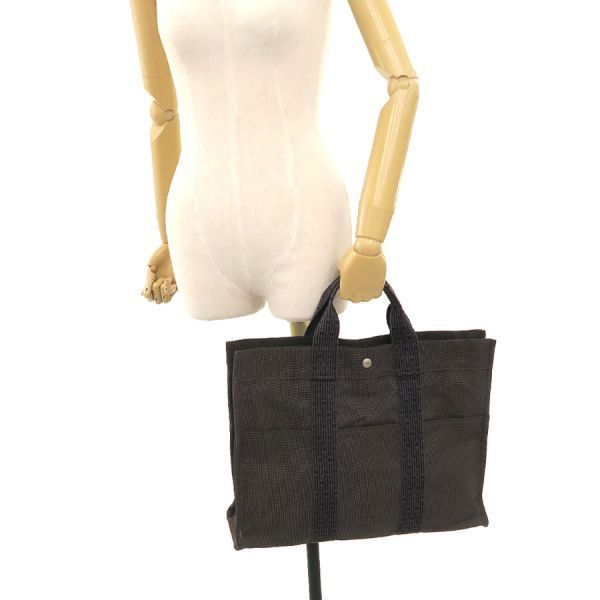 Hermes Her Line Tote MM — view 9