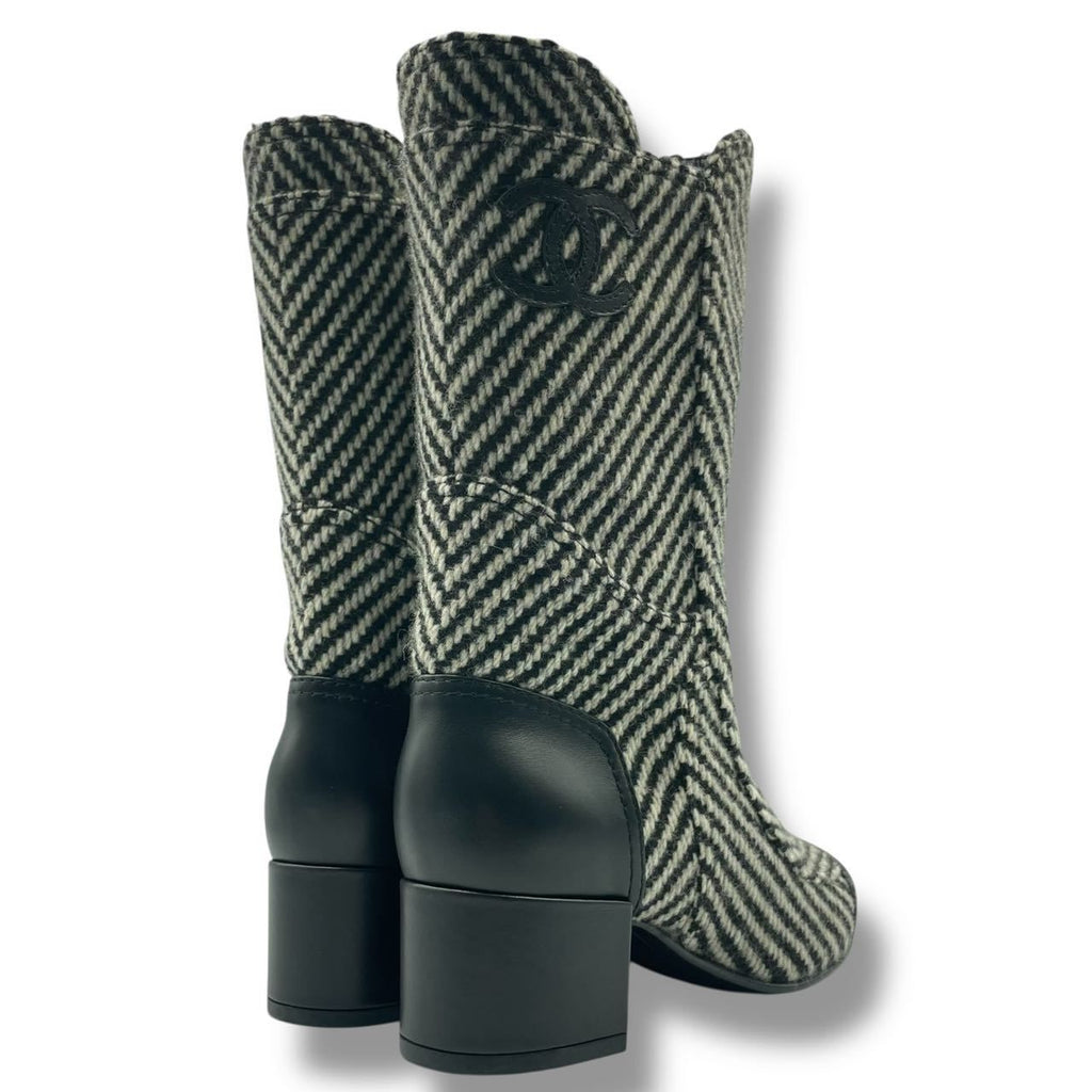 Chanel Boots CC Logo Black White Shoes Tweed Leather — view 6