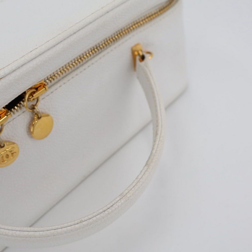 Chanel Shoulder Bag Stand Caviar Leather CC Logo 2-Way — view 7