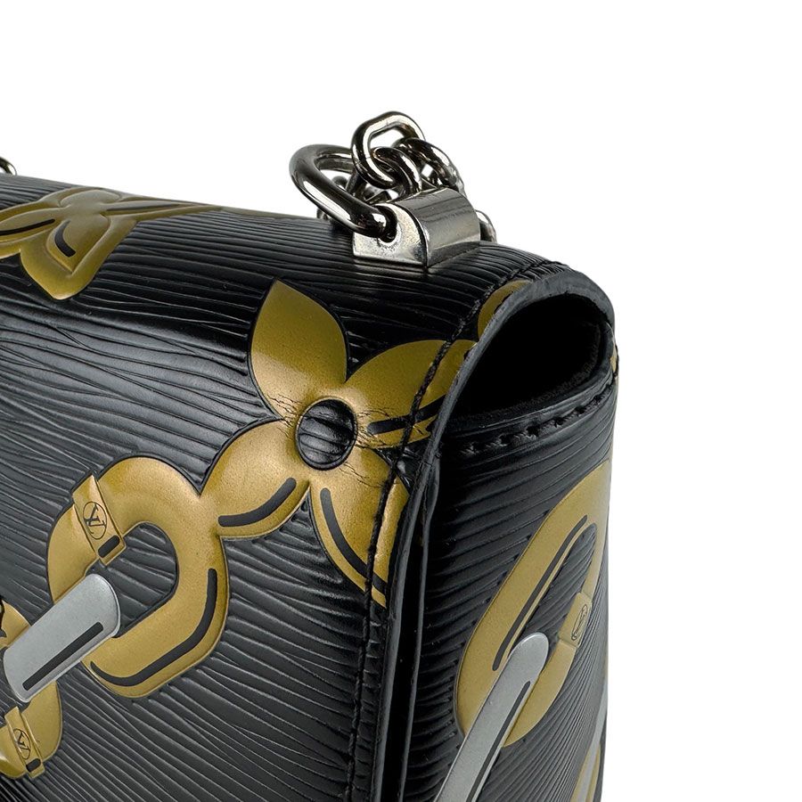 Louis Vuitton Shoulder Bag MM — view 7