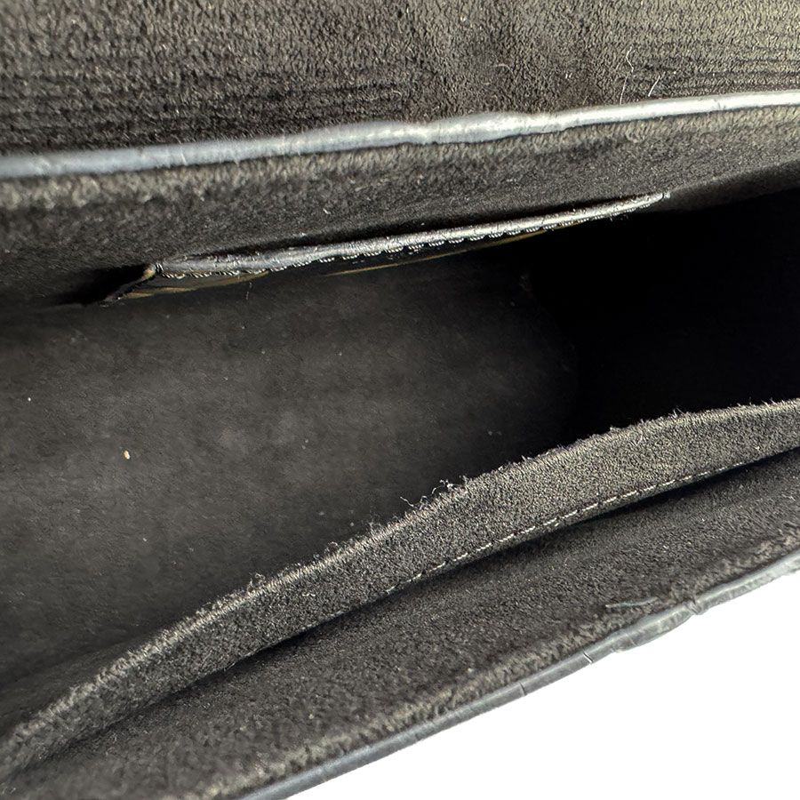 Louis Vuitton Shoulder Bag MM — view 5