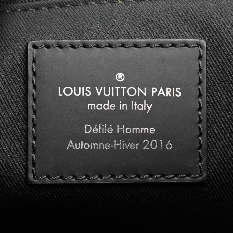Louis Vuitton Shoulder Bag Messenger Voyage PM — view 6