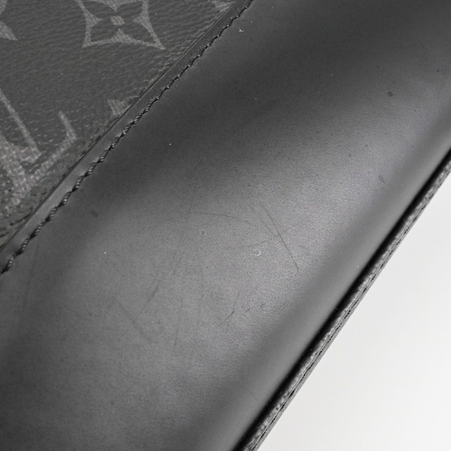 Louis Vuitton Shoulder Bag Messenger Voyage PM — view 8