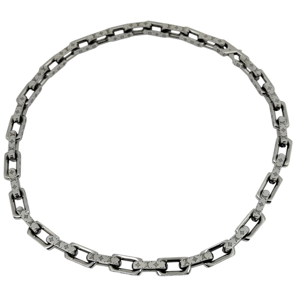 Louis Vuitton Che Monogram Necklace Tale Silver