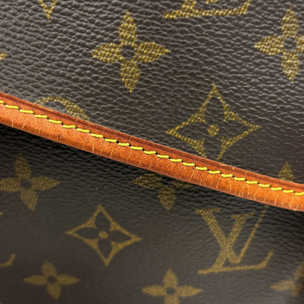 Louis Vuitton Saumur 35 Crossbody Shoulder Bag Monogram Brown — view 4