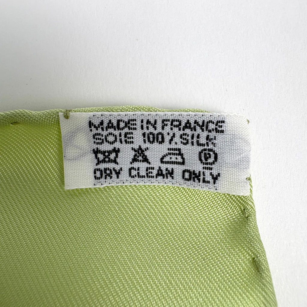 Hermes Carre 90 Des Fleurs Pour Dire Scarf Silk togreen Yellow — view 2
