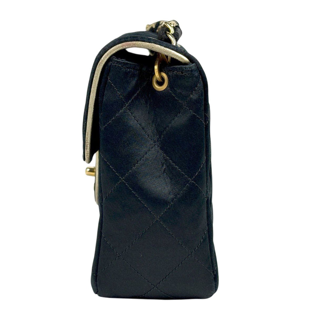 Chanel Mini Quilted Che Shoulder Bag CC Logo Black — view 2