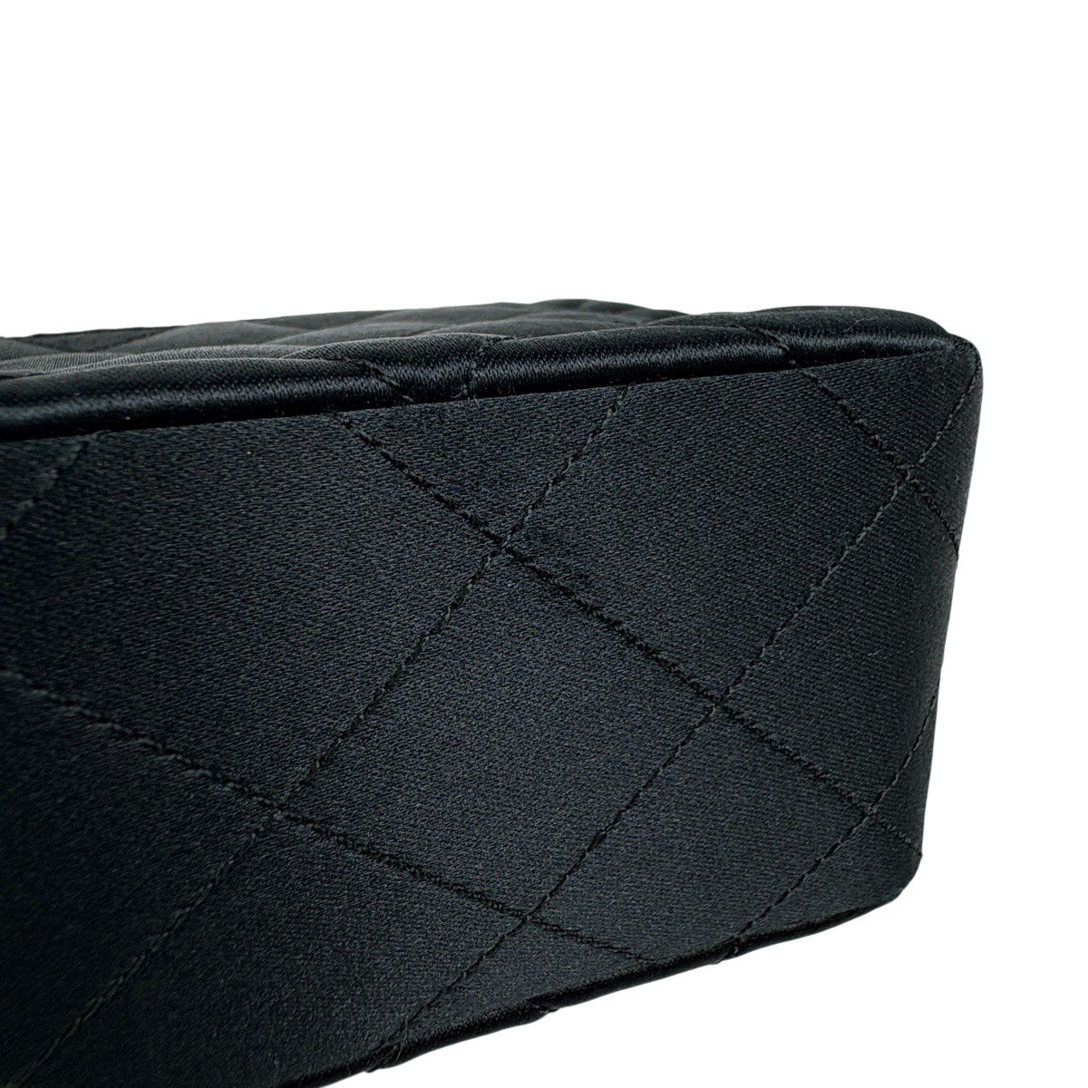 Chanel Mini Quilted Che Shoulder Bag CC Logo Black — view 6