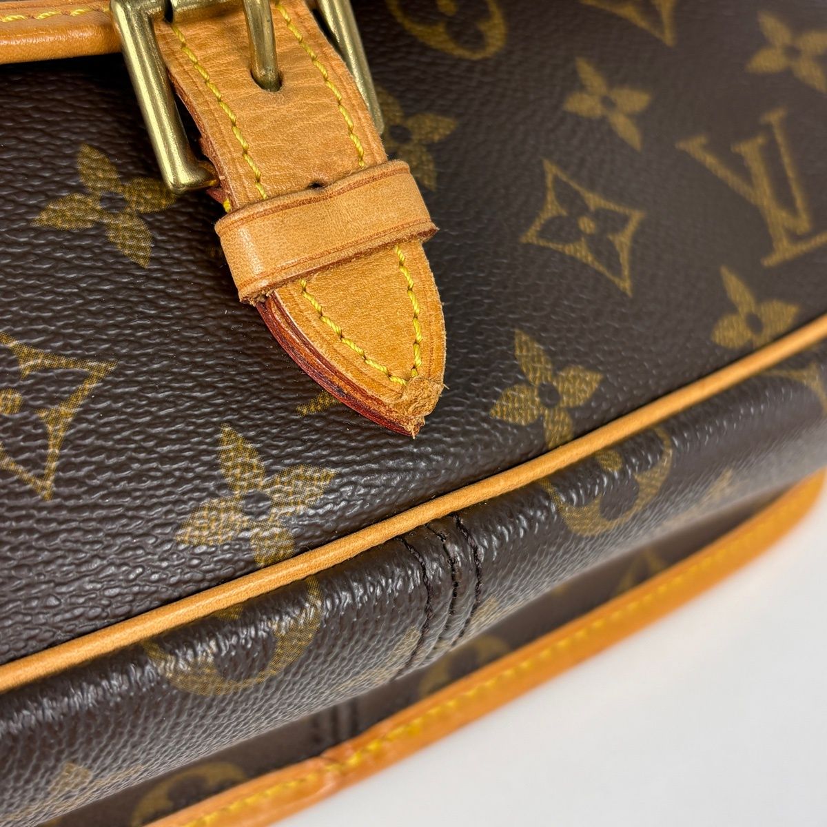 Louis Vuitton Sologne Crossbody Shoulder Bag Monogram Brown — view 5