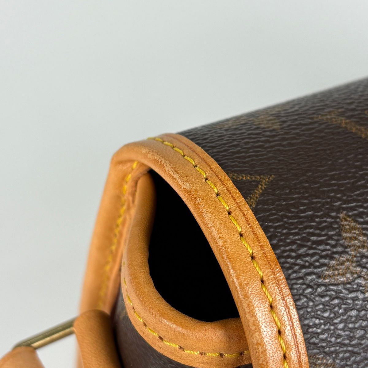 Louis Vuitton Sologne Crossbody Shoulder Bag Monogram Brown — view 6