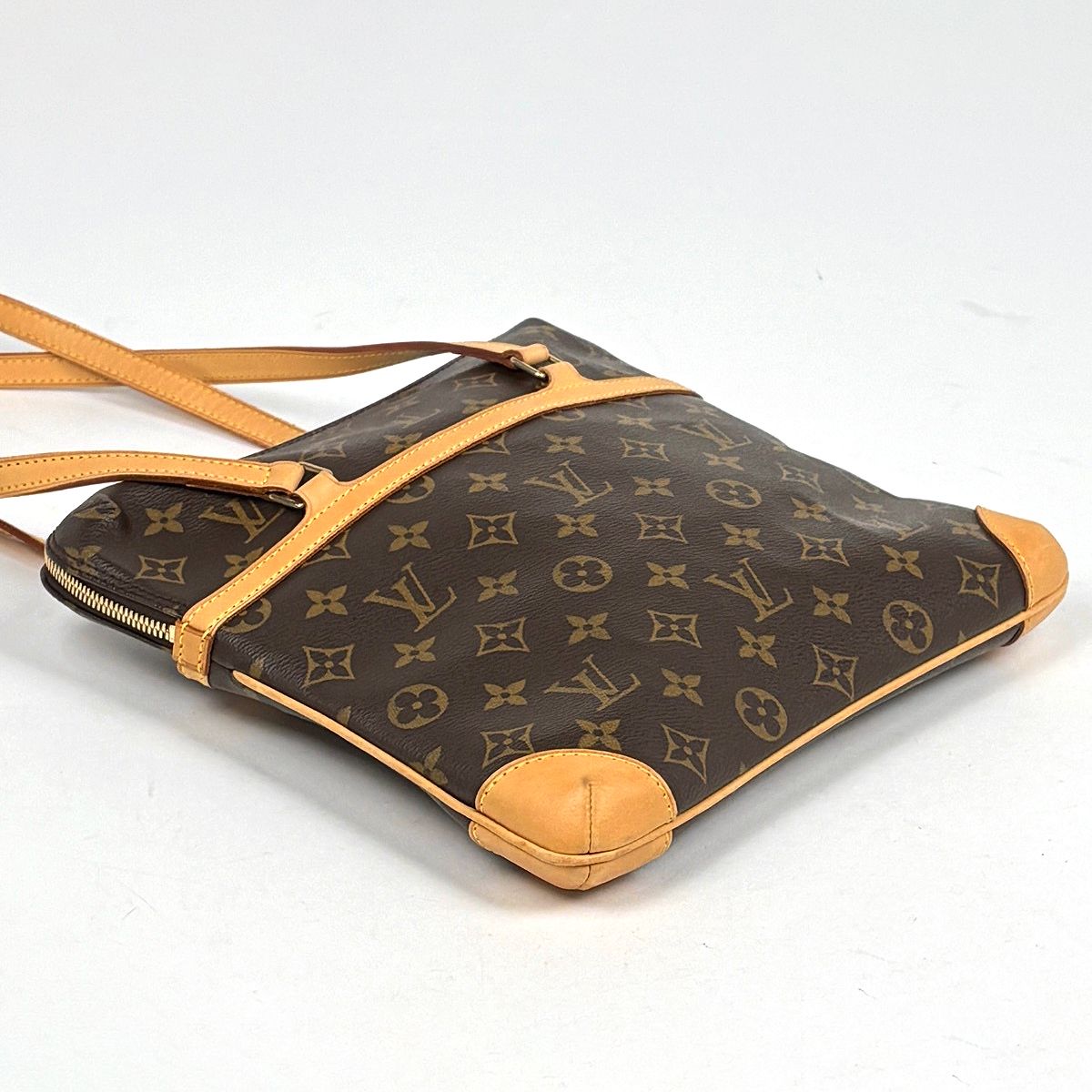 Louis Vuitton GM Shoulder Bag Monogram Brown — view 2