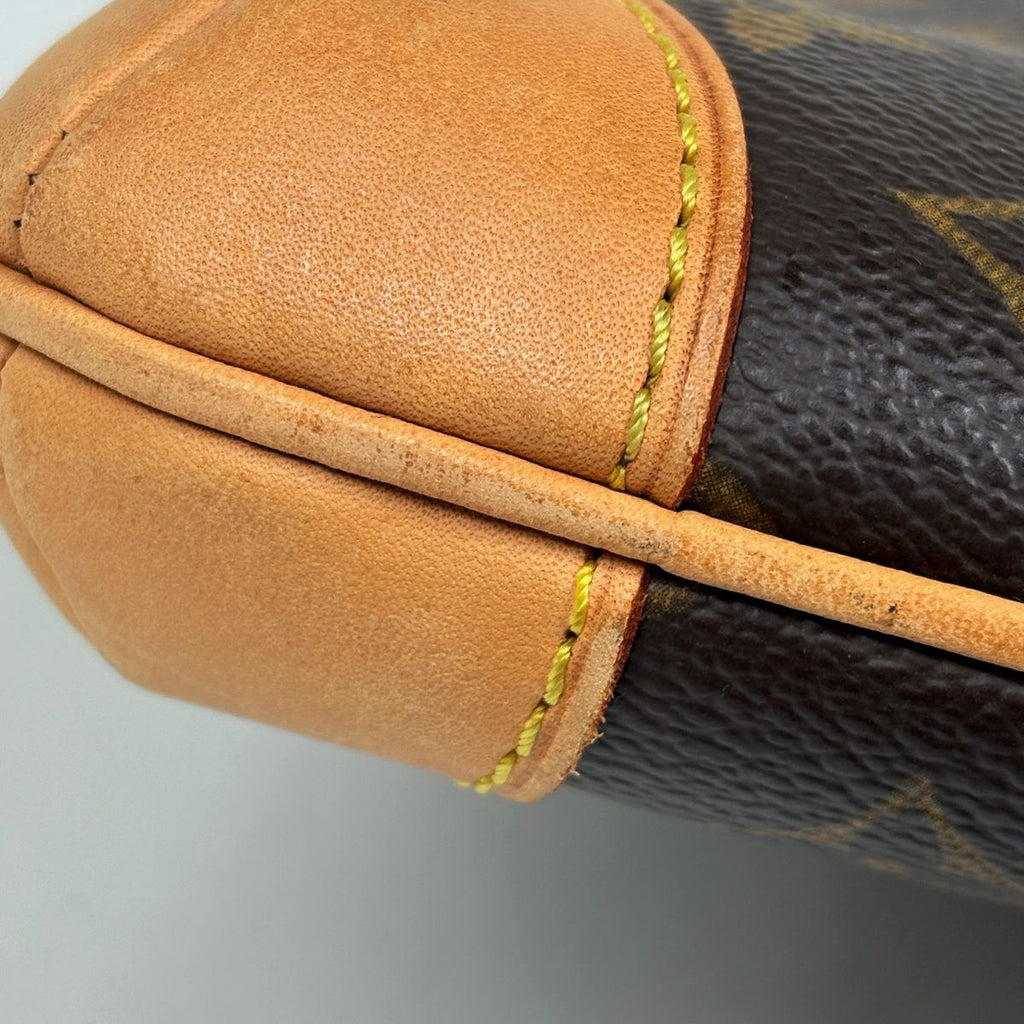Louis Vuitton GM Shoulder Bag Monogram Brown — view 3