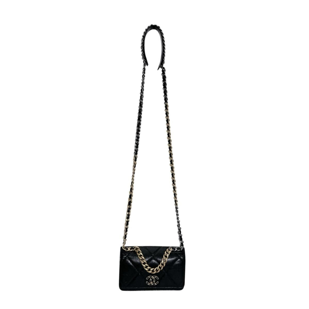 Chanel Lambskin Chain Wallet 19 Shoulder Bag Black — view 3