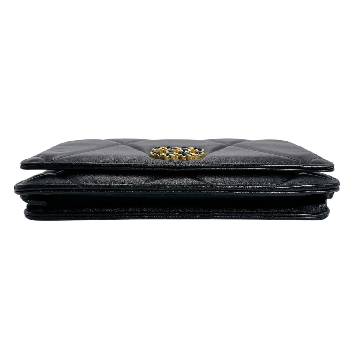 Chanel Lambskin Chain Wallet 19 Shoulder Bag Black — view 5