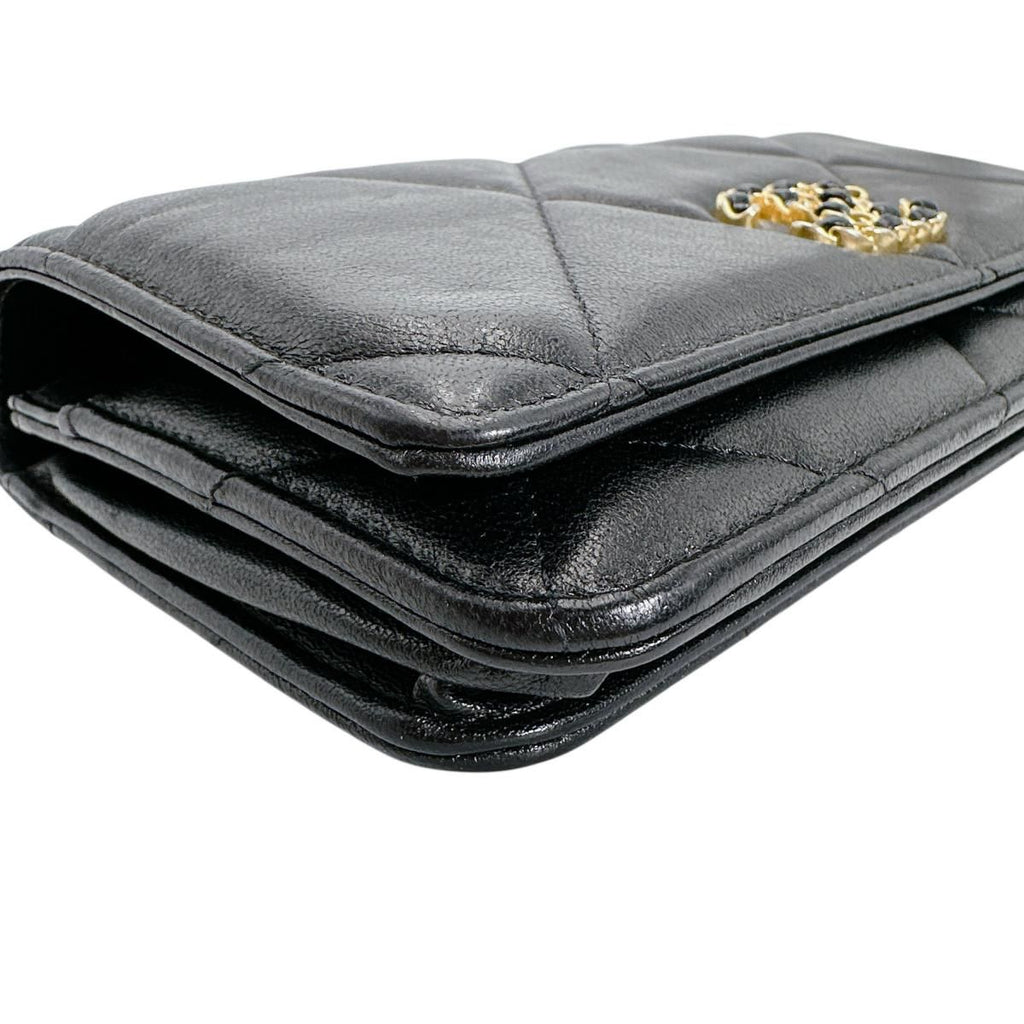 Chanel Lambskin Chain Wallet 19 Shoulder Bag Black — view 7