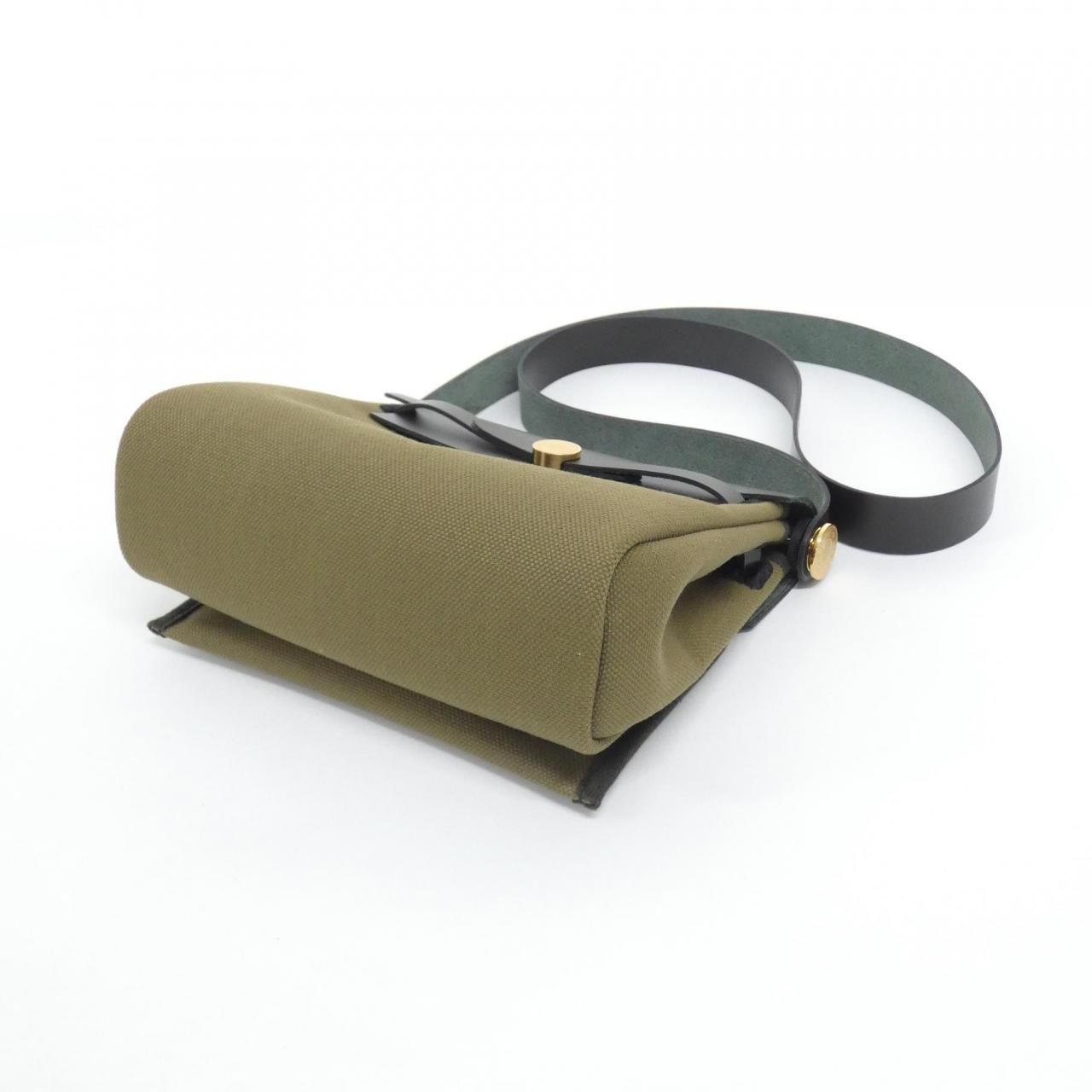 Hermes Herbag 20 cm Shoulder Bag — view 3