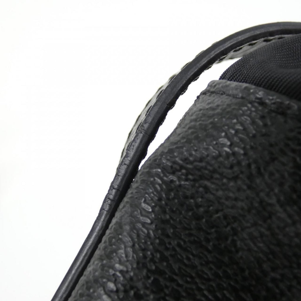 Louis Vuitton Monogram Lashu Naofbag Shoulder Bag — view 4