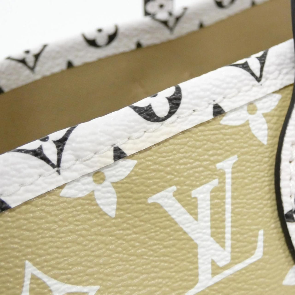 Louis Vuitton Monogram Neverfull MM Bag — view 4