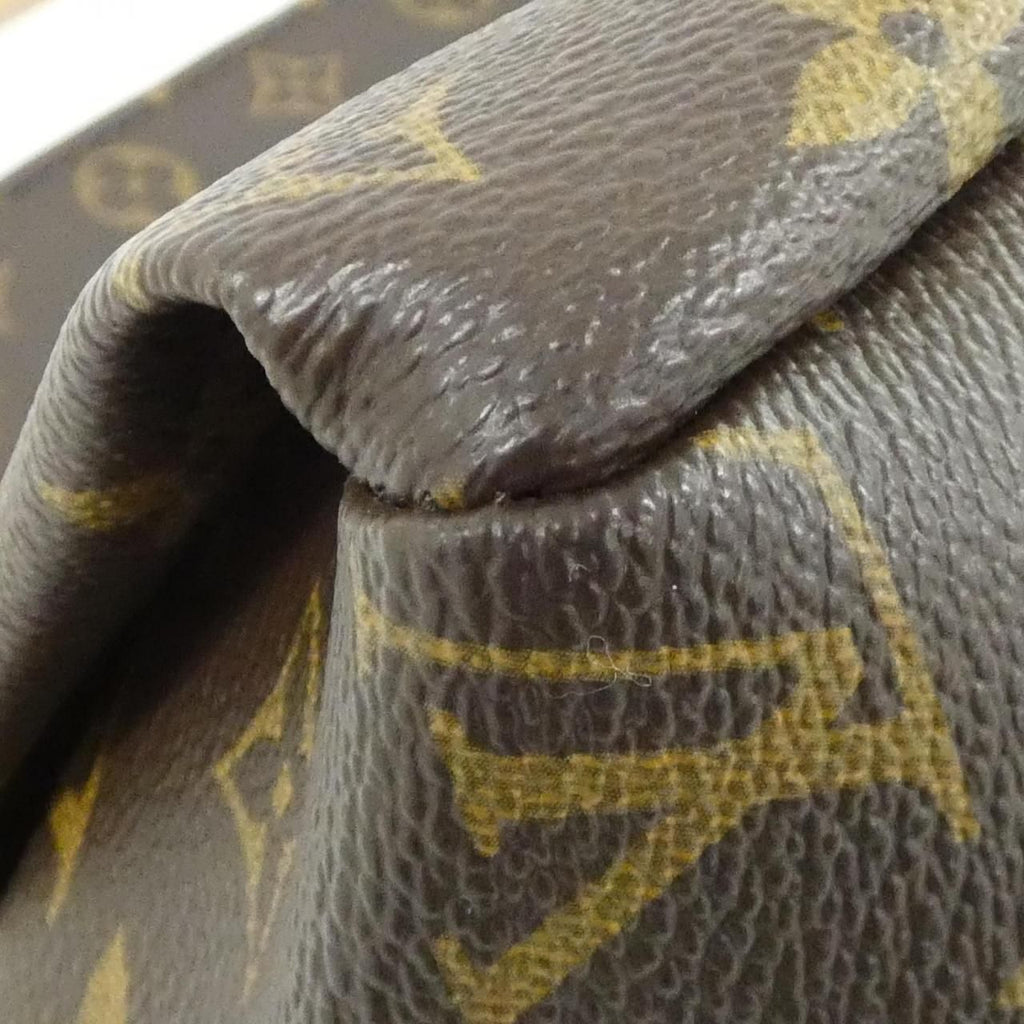 Louis Vuitton Monogram Artsy MM Shoulder Bag — view 2