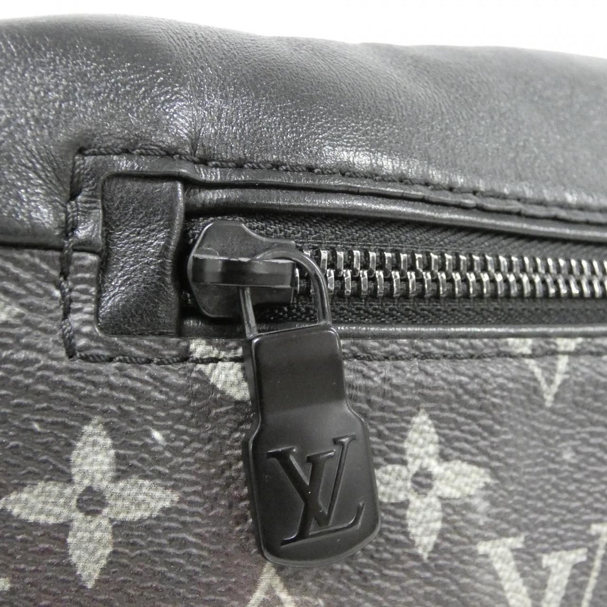 Louis Vuitton Monogram lanine Discovery Bamubag Shoulder Bag — view 4
