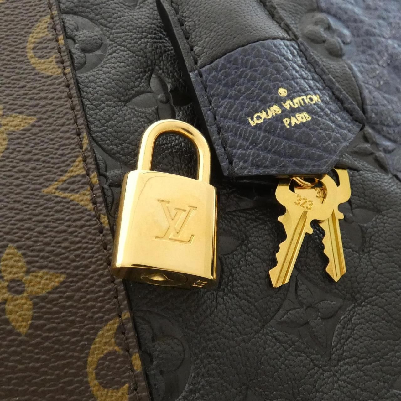 Louis Vuitton Monogram Tote Shoulder Bag — view 5