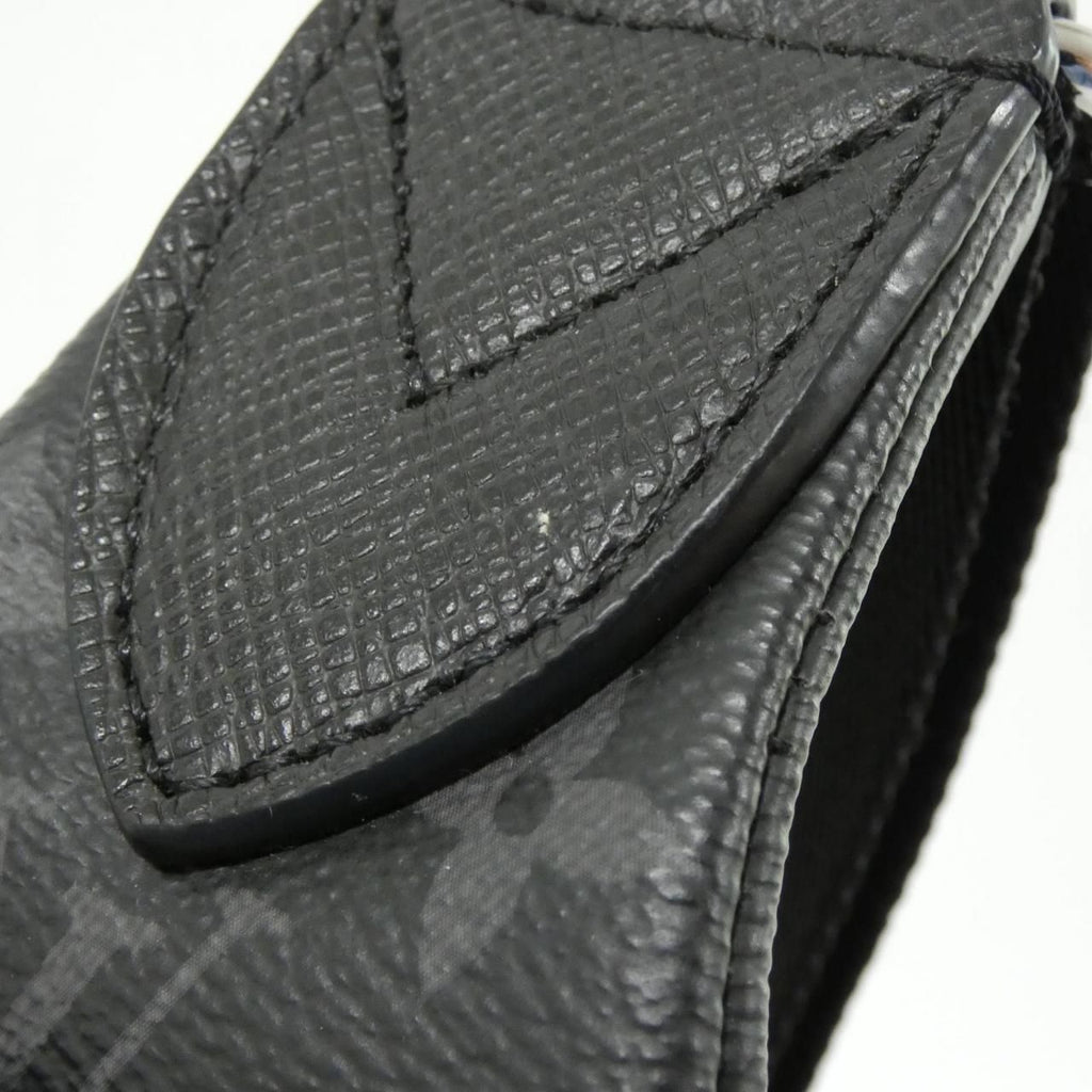 Louis Vuitton Taiga Sling Bag — view 4