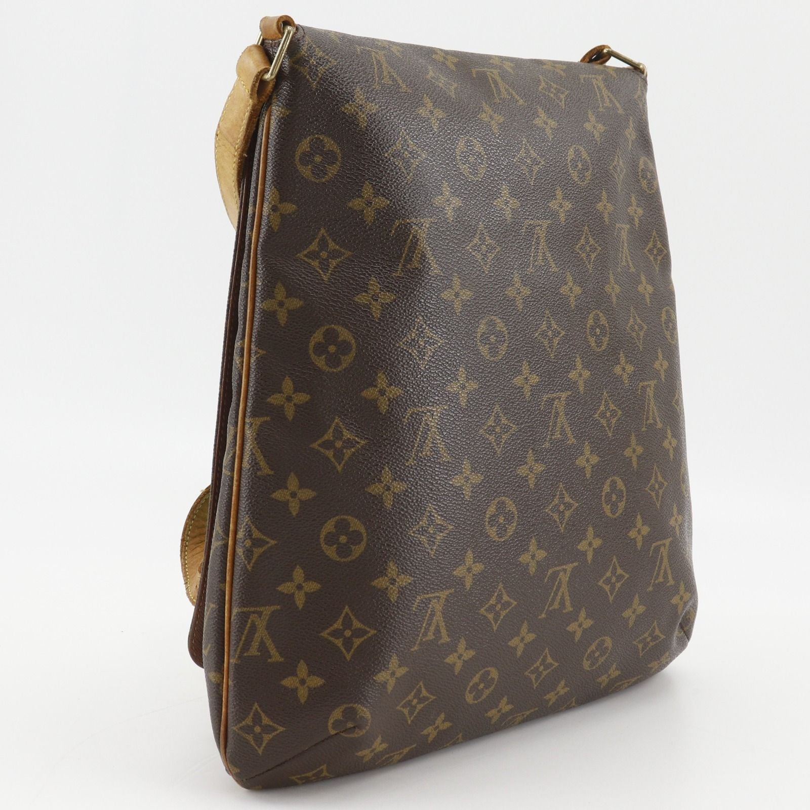 Louis Vuitton Musette Monogram Canvas Shoulder Bag — view 3