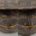 Louis Vuitton Musette Monogram Canvas Shoulder Bag — view 4