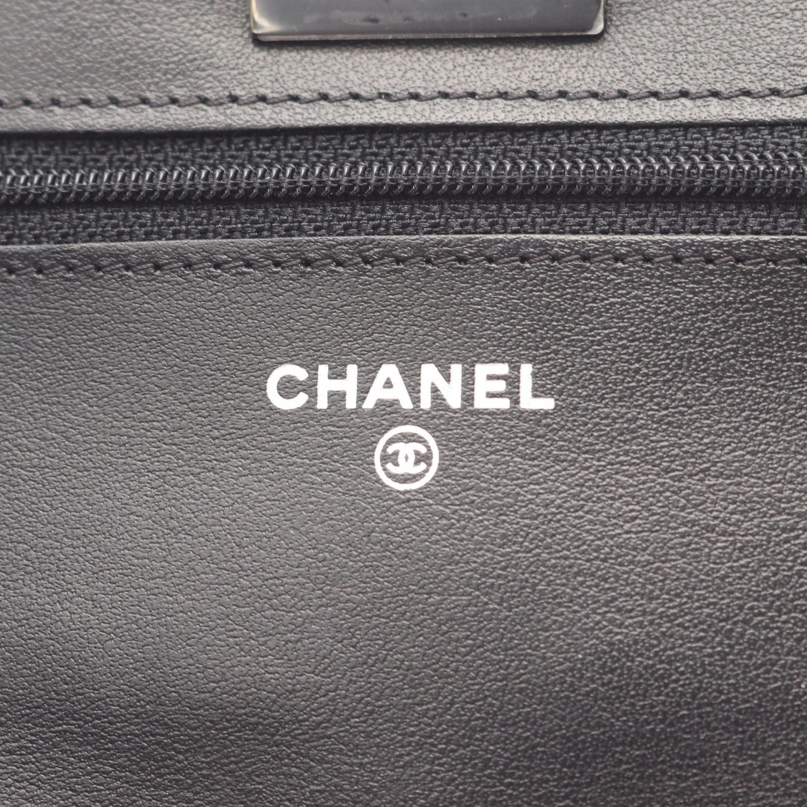 Chanel Shoulder Bag 2.55 Quilted Black Patent Leather Chain Wallet — view 4