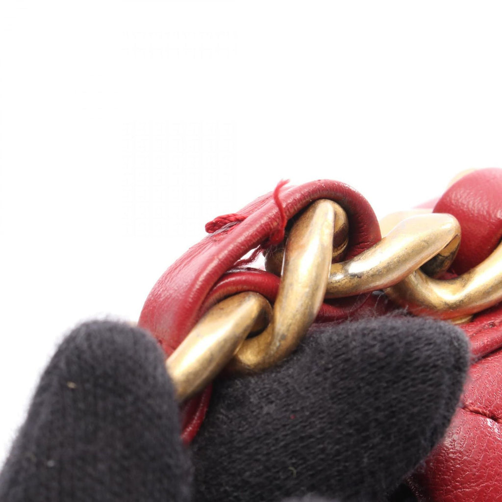 Chanel Shoulder Bag 19 D'isneuf Quilted Red Leather 19 Chain — view 7