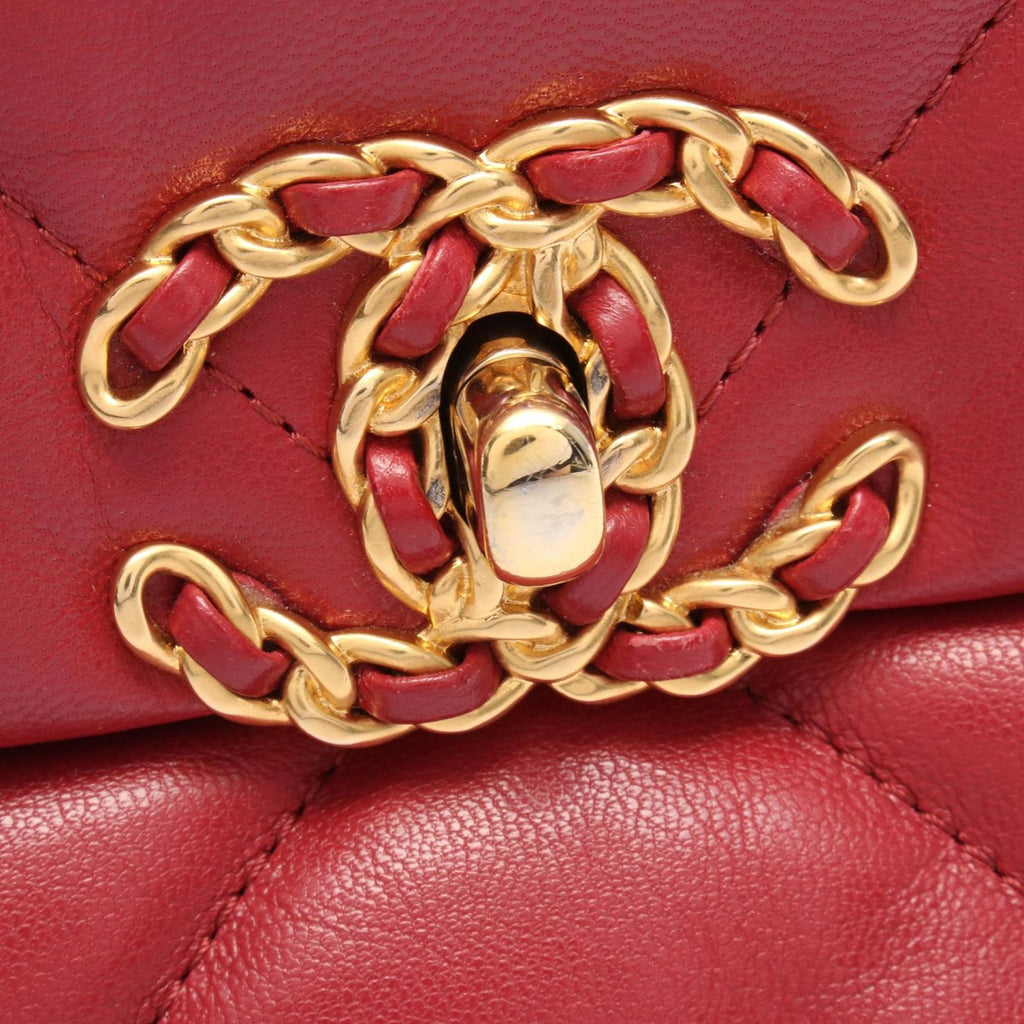 Chanel Shoulder Bag 19 D'isneuf Quilted Red Leather 19 Chain — view 6