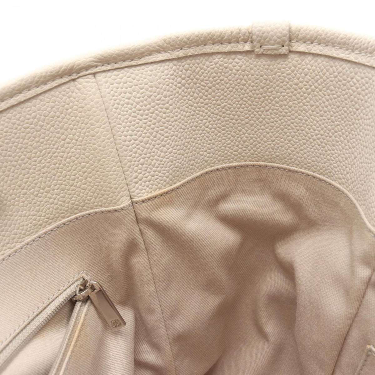 Chanel Tote Deauville Ivory Leather Chain MM — view 8