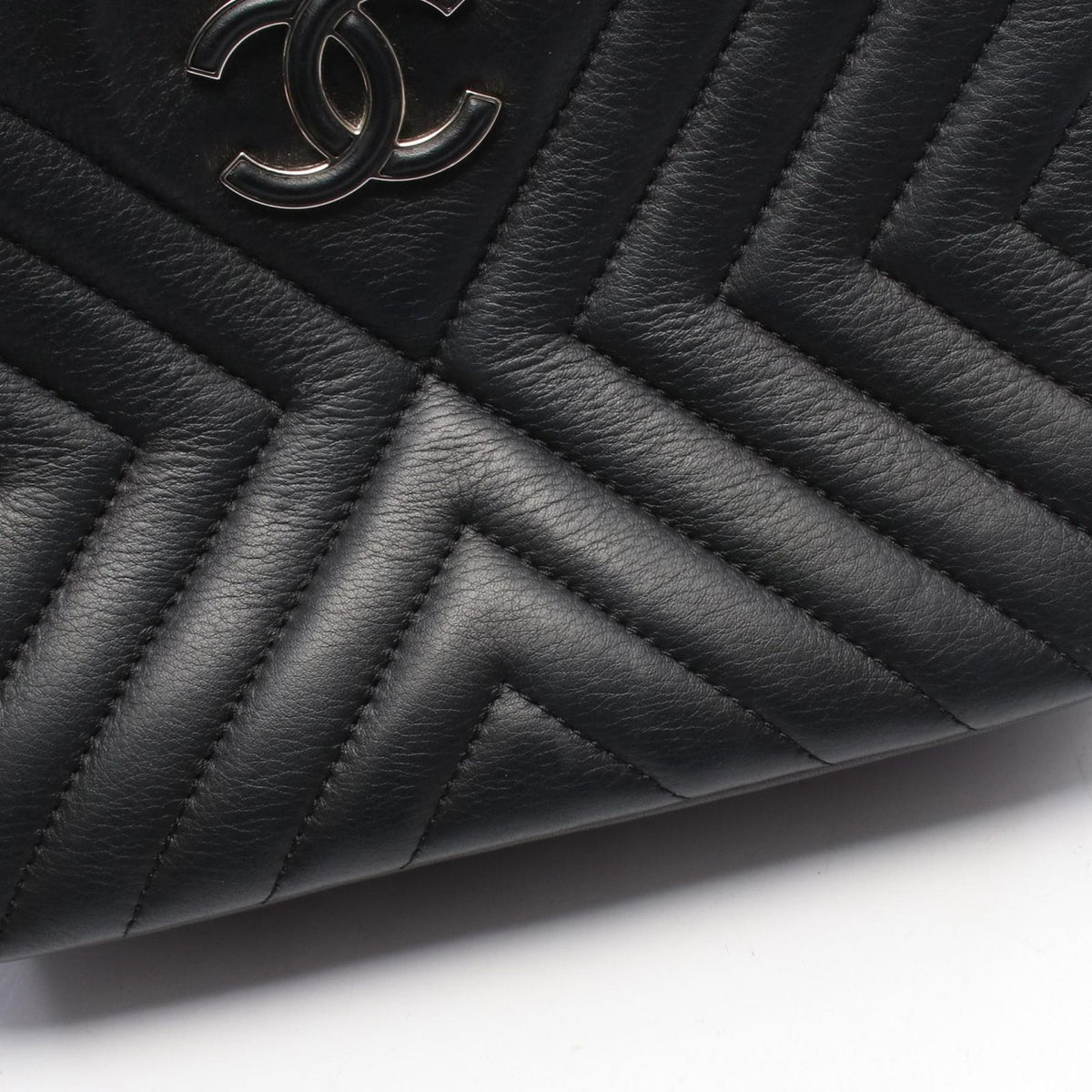 Chanel Shoulder Bag Blanc Stitch Tassel Black Lambskin Quilted Fringe Chain — view 8