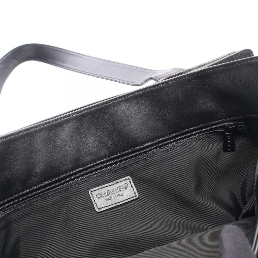 Chanel Tote CC Logo Black Lambskin — view 6