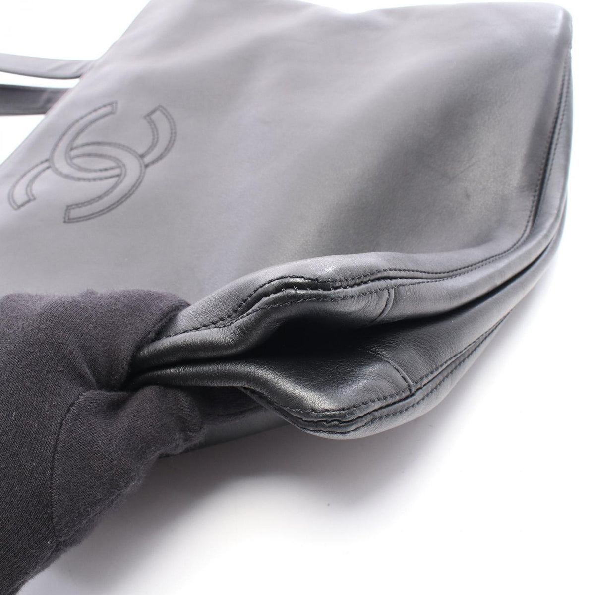 Chanel Tote CC Logo Black Lambskin — view 8