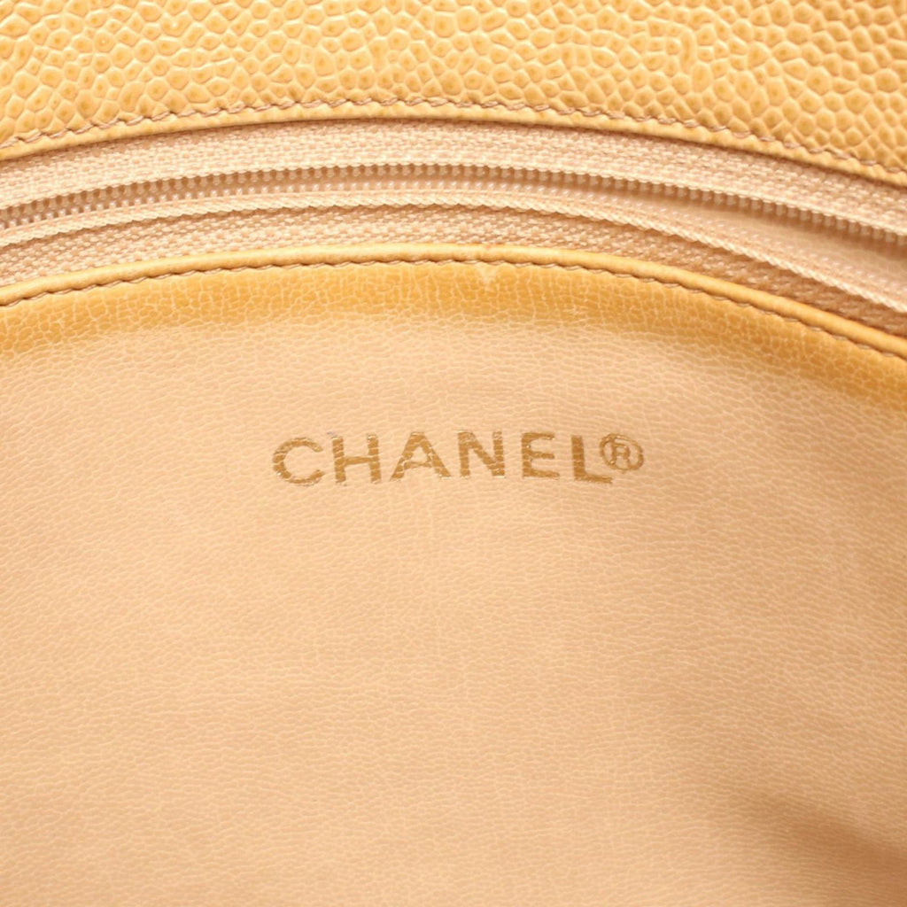 Chanel Tote Quilted Beige Caviar Leather — view 4