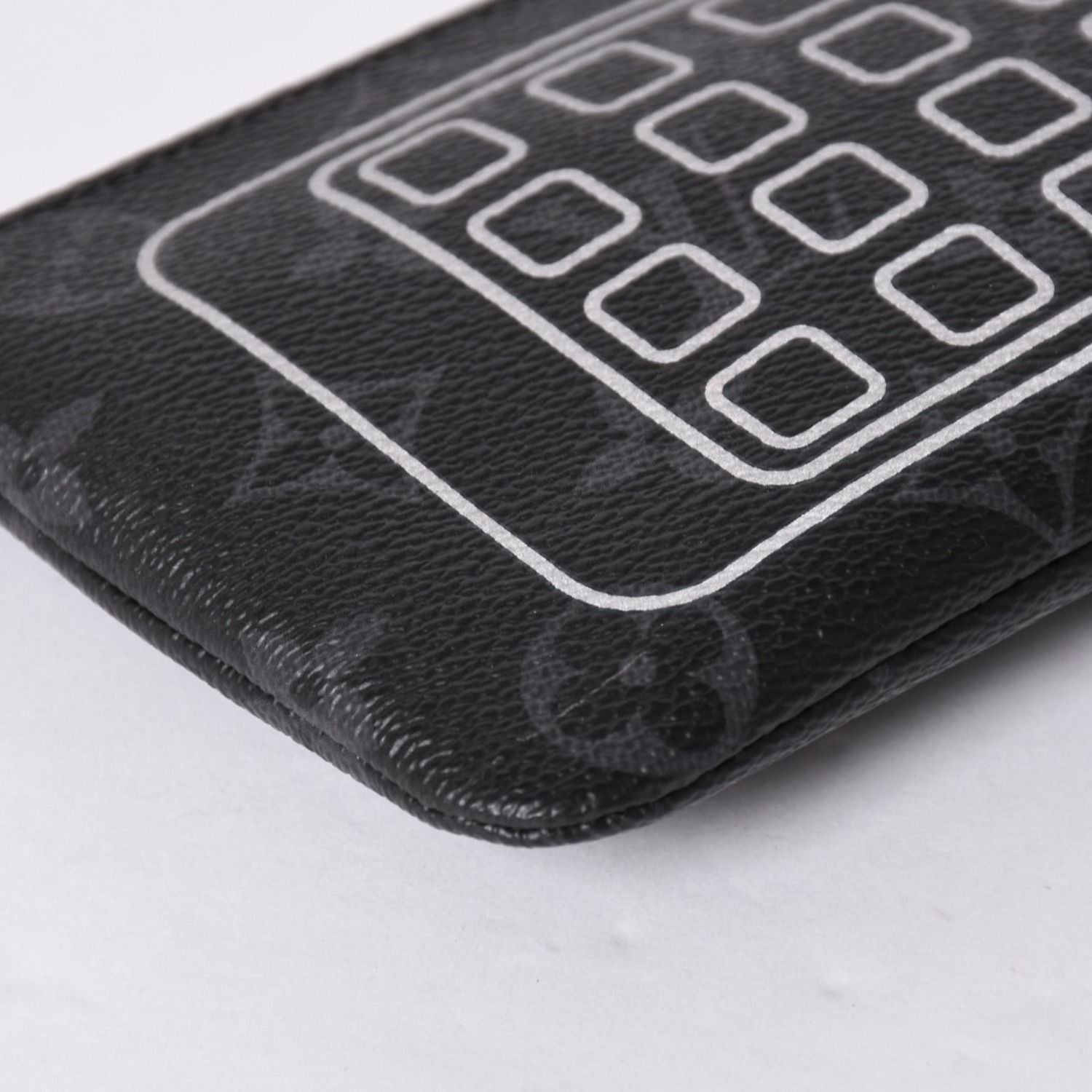 Louis Vuitton iPad Case Tablet Fragment Pouch Collaboration Hiroshi Fujiwara — view 8