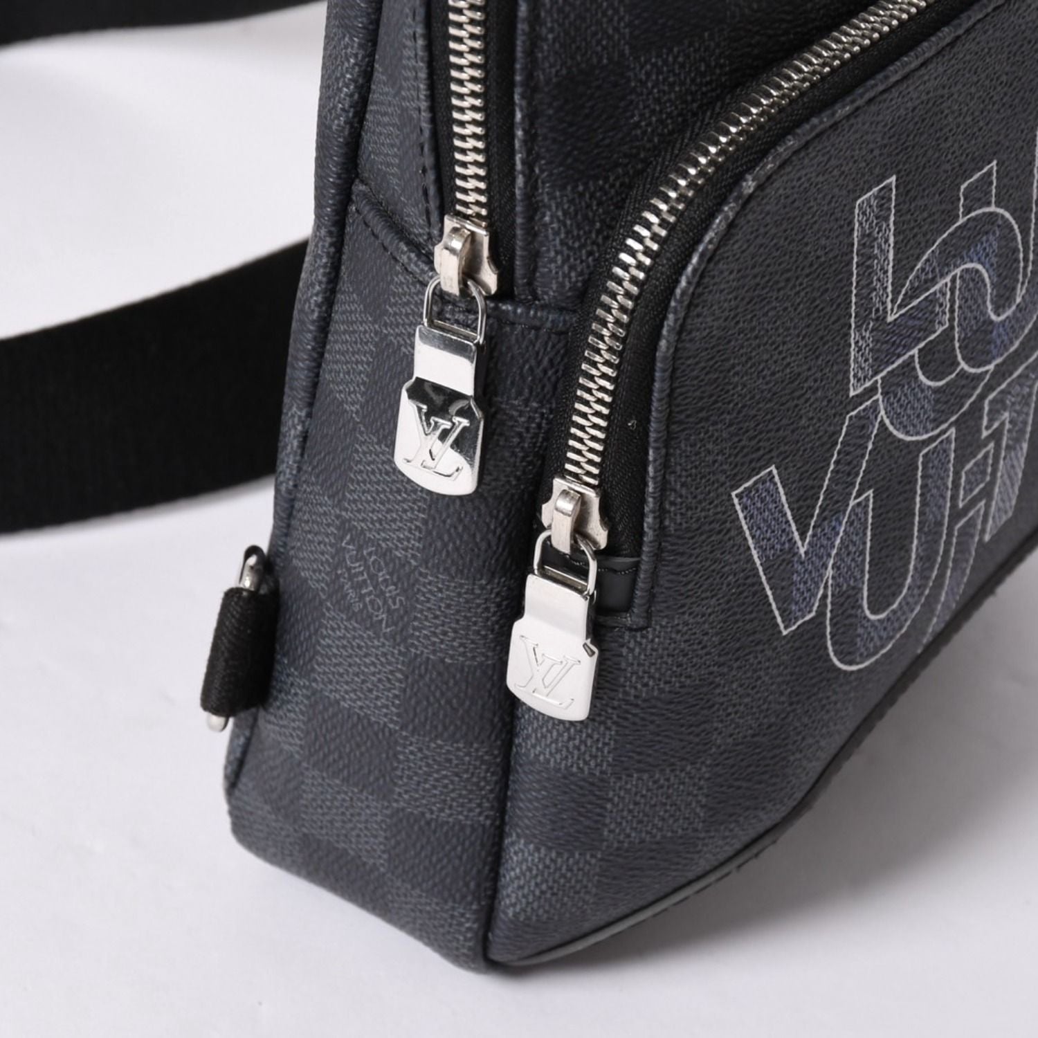 Louis Vuitton Avenue Sling Bag Damier Graphite Canvas Silver — view 7