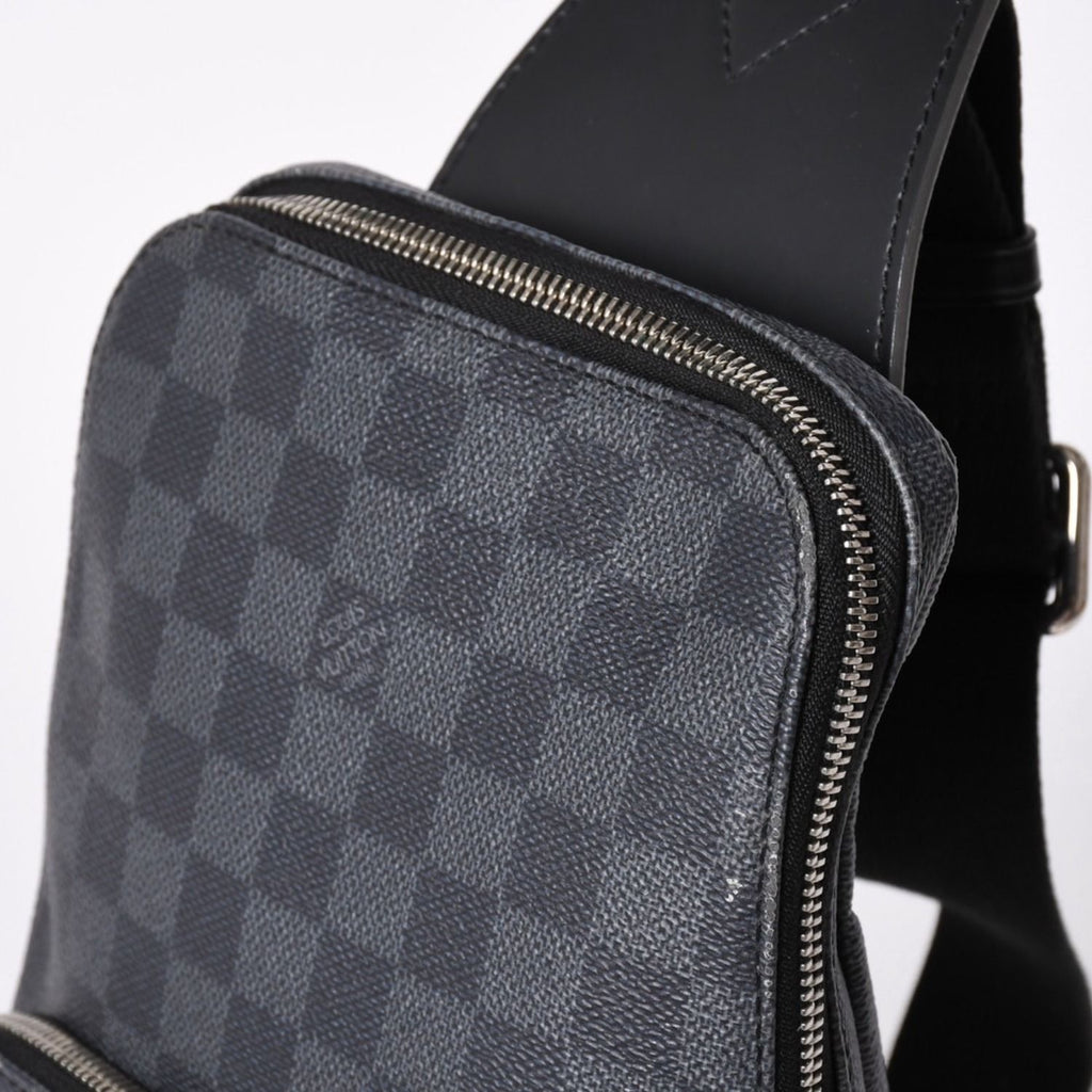 Louis Vuitton Avenue Sling Bag Damier Graphite Canvas Silver — view 5
