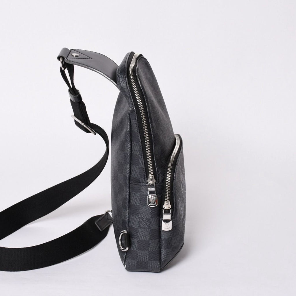 Louis Vuitton Avenue Sling Bag Damier Graphite Canvas Silver — view 4