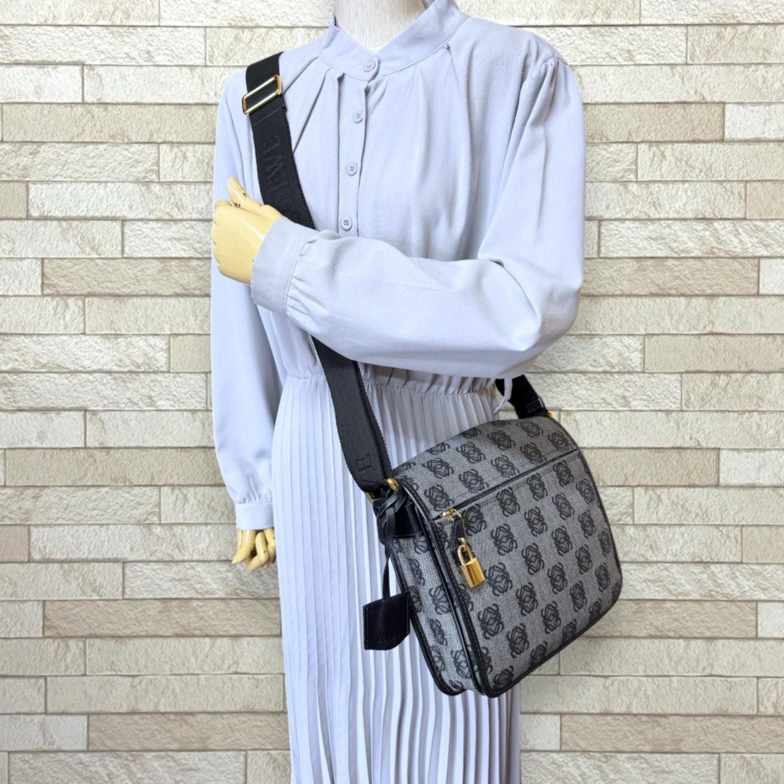 Loewe Anagram Shoulder Bag Gray — view 2