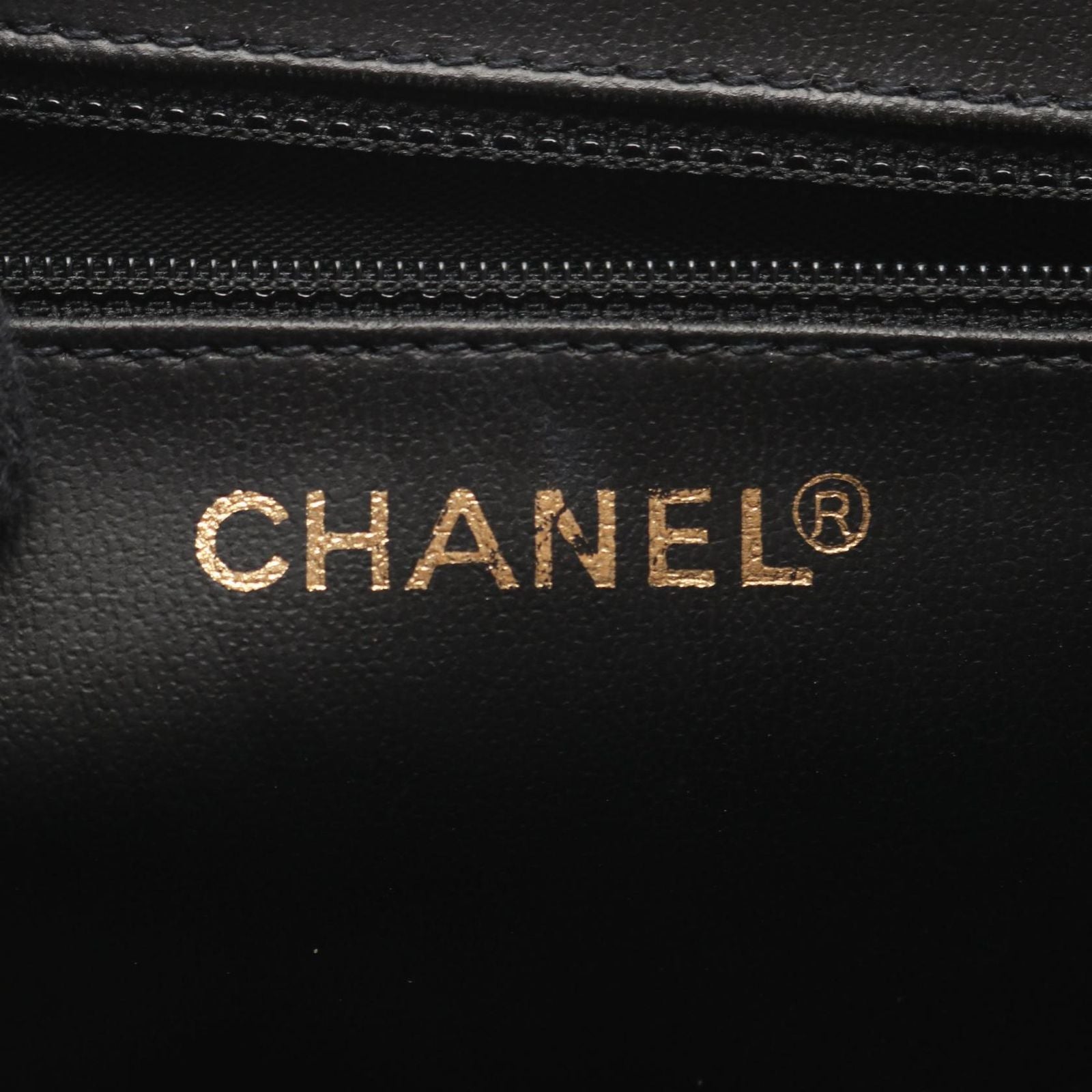 Chanel Handbag Bicolor CC Logo with Mirror 2-Way Black Lambskin Vanity Bag — view 4