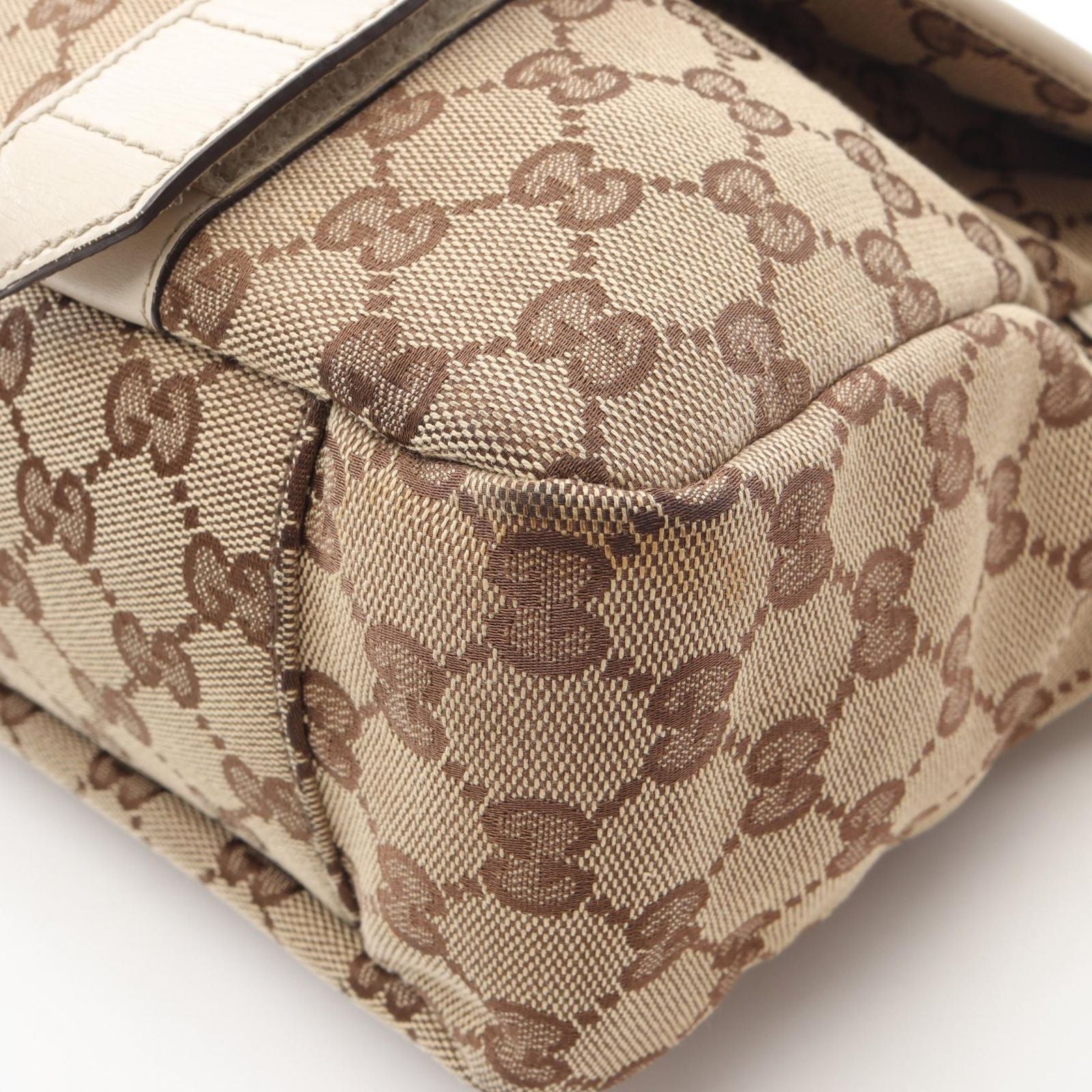 Gucci Shoulder Bag GG Canvas Beige — view 7