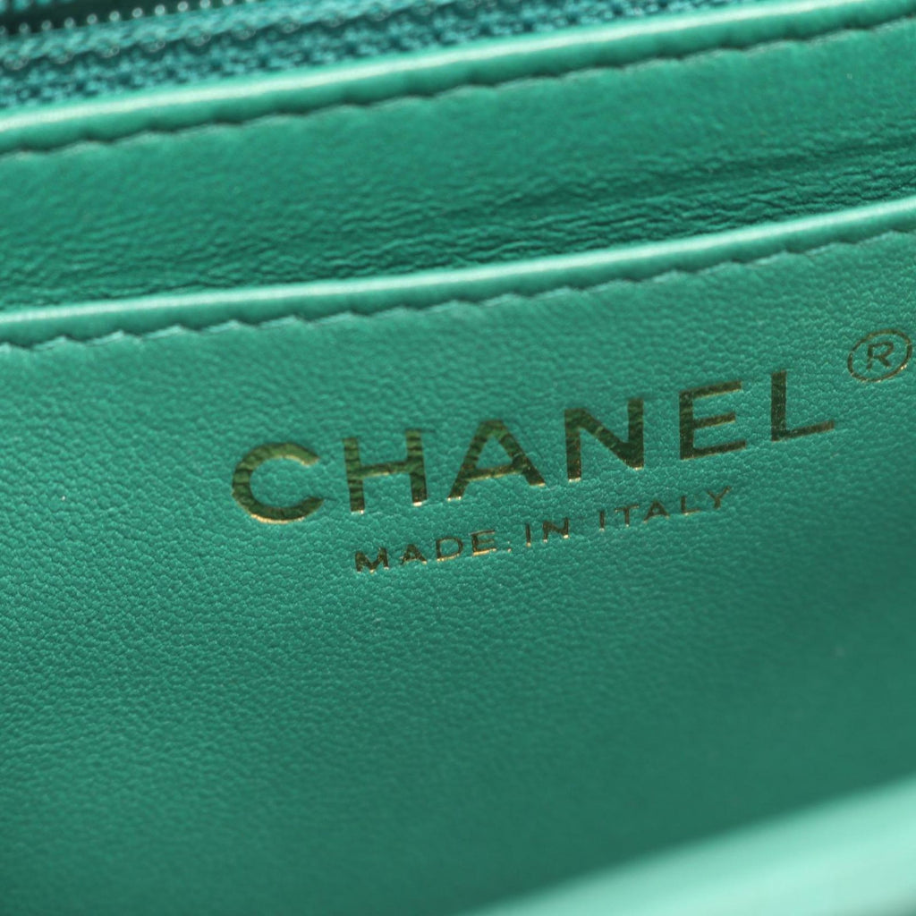 Chanel Shoulder Bag Mini Quilted Green Lambskin Chain — view 4