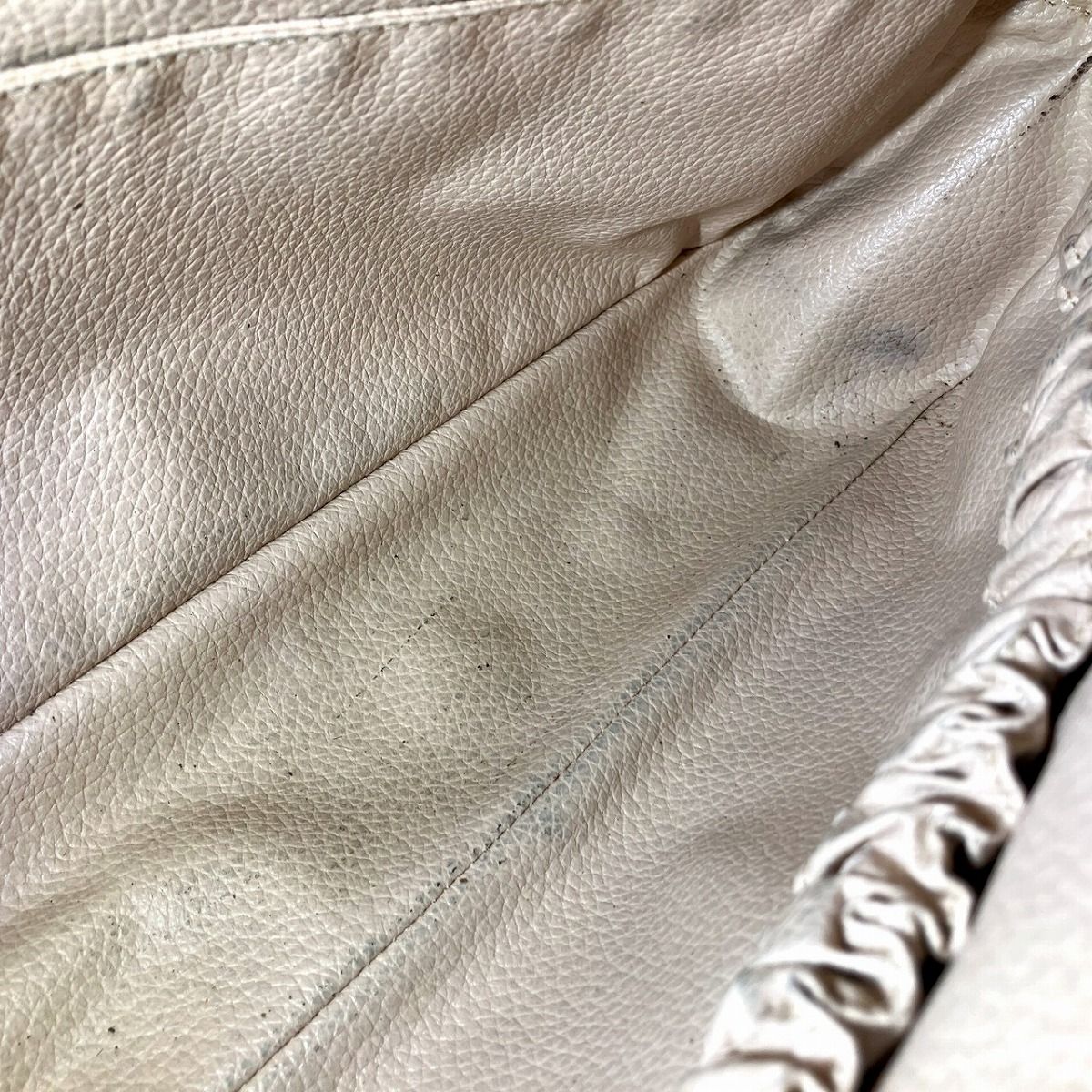 Louis Vuitton Trousse 28 Monogram Clutch Canvas — view 5