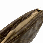 Louis Vuitton Trousse 28 Monogram Clutch Canvas — view 9