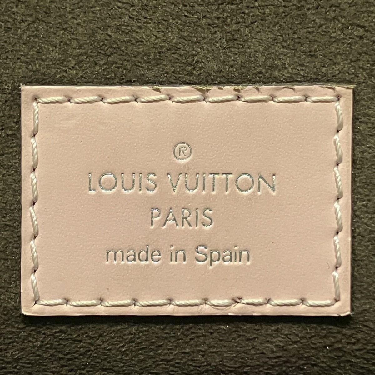Louis Vuitton Cluny BB Epi Handbag Leather — view 4