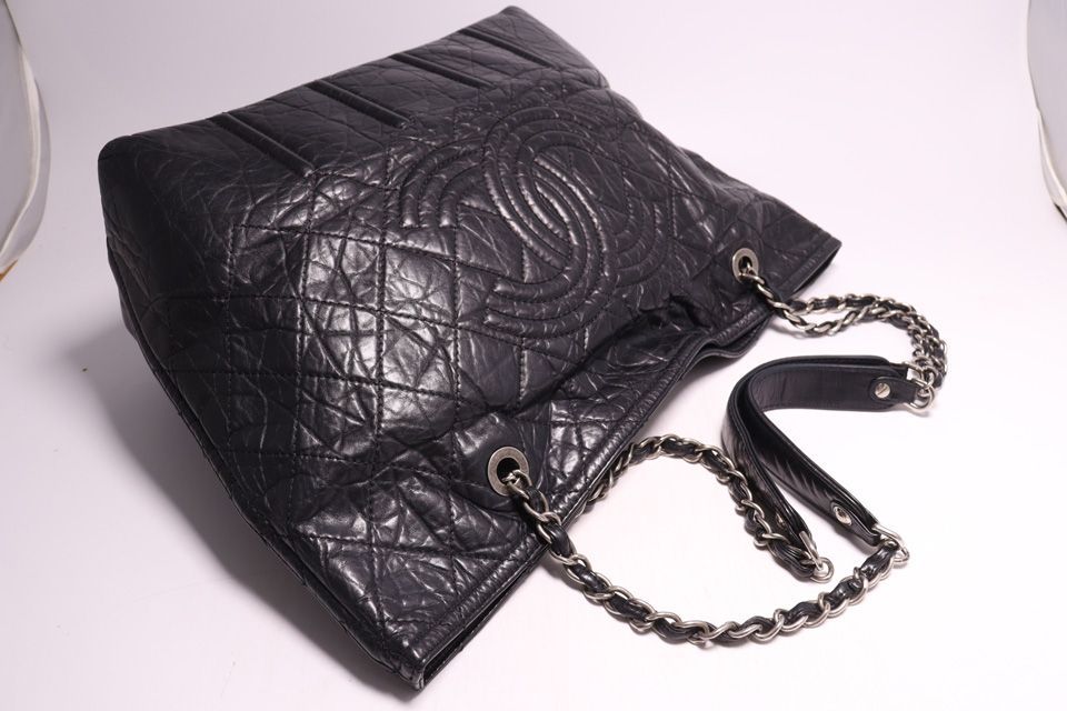 Chanel Stand Leather Che Bag — view 6