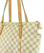 Louis Vuitton Tote Ivory — view 9