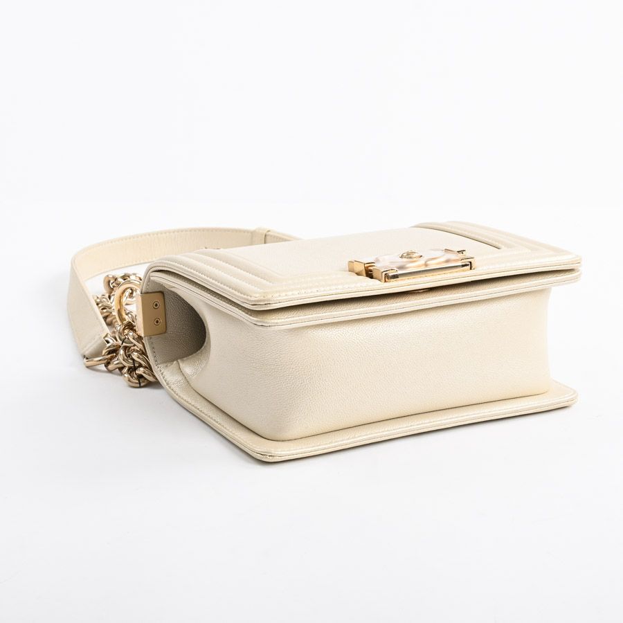 Chanel Shoulder Bag White — view 5